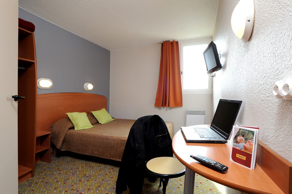 Brit Hotel Essentiel Tours Nord Exterior foto
