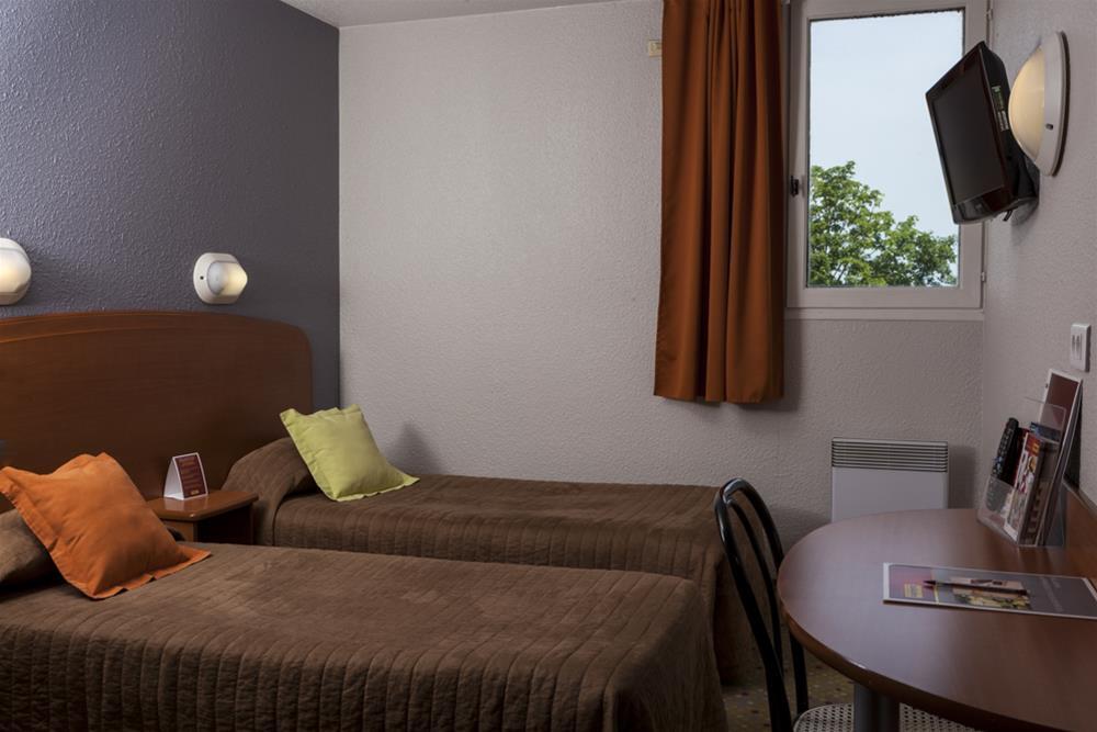 Brit Hotel Essentiel Tours Nord Exterior foto